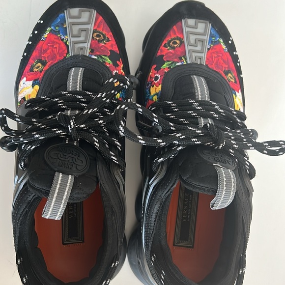 Versace Black and Red Espadrilles Modern Design - Picture 5 of 6